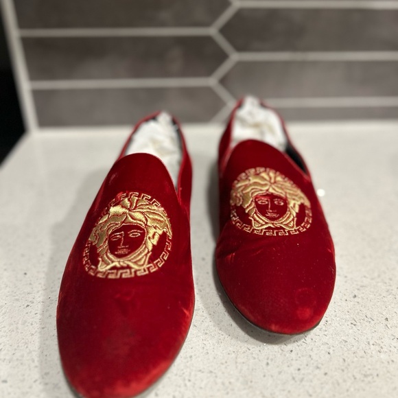 Designer shoes worn trying little dirty have been in storage for a while. - Picture 11 of 16